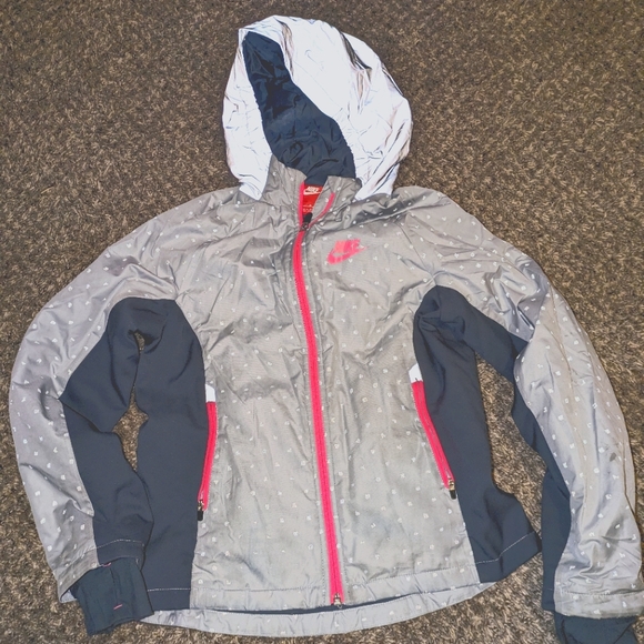 nike thumbhole jacket